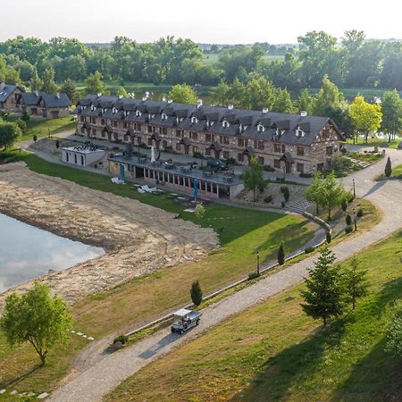 Milocin Park Centrum Wypoczynkowo-Konferencyjne Pierwoszow Экстерьер фото