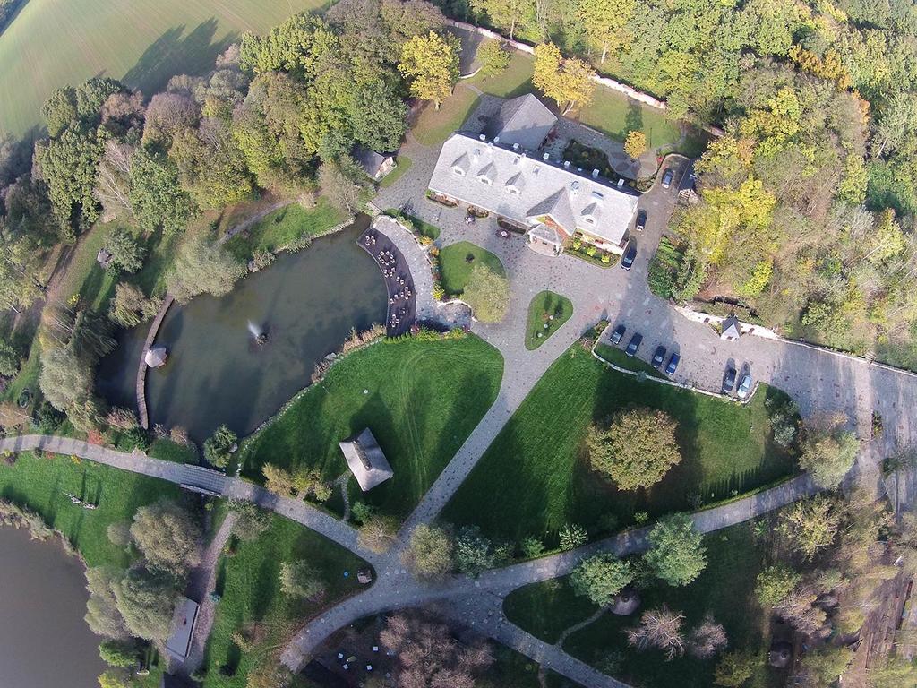Milocin Park Centrum Wypoczynkowo-Konferencyjne Pierwoszow Экстерьер фото
